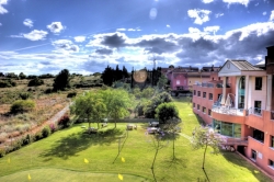Школа гостиничного менеджмента Les Roches Marbella набирает студентов на программы Postgraduate Diploma (PGD) с октября 2013! Школа гостиничного менеджмента Les Roches Marbella набирает студентов на программы Postgraduate Diploma (PGD) с октября 2013!