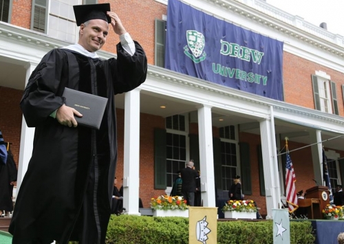 Один из лучших гуманитарных вузов США Drew University снизил стоимость обучения и предлагает стипендии до 9000 долларов! Один из лучших гуманитарных вузов США Drew University снизил стоимость обучения и предлагает стипендии до 9000 долларов!
